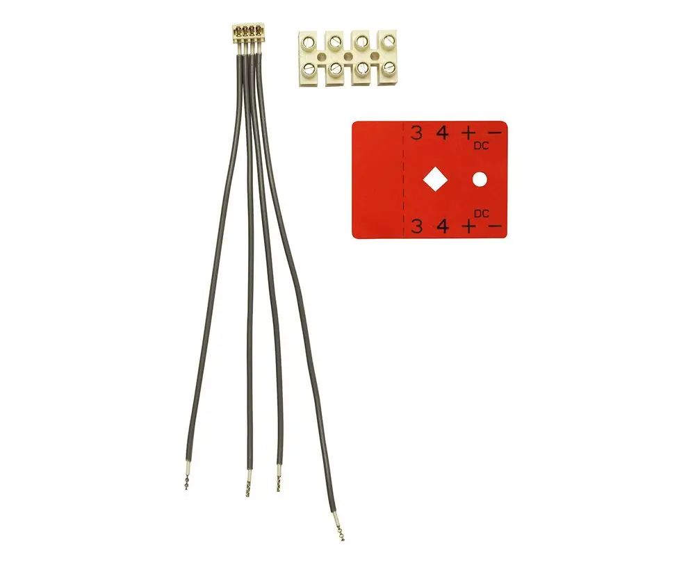 Montage-Set mit Kabeln, Steckverbindern und einer Platine, geeignet für DC-Steuereingang, produziert von Vaillant.